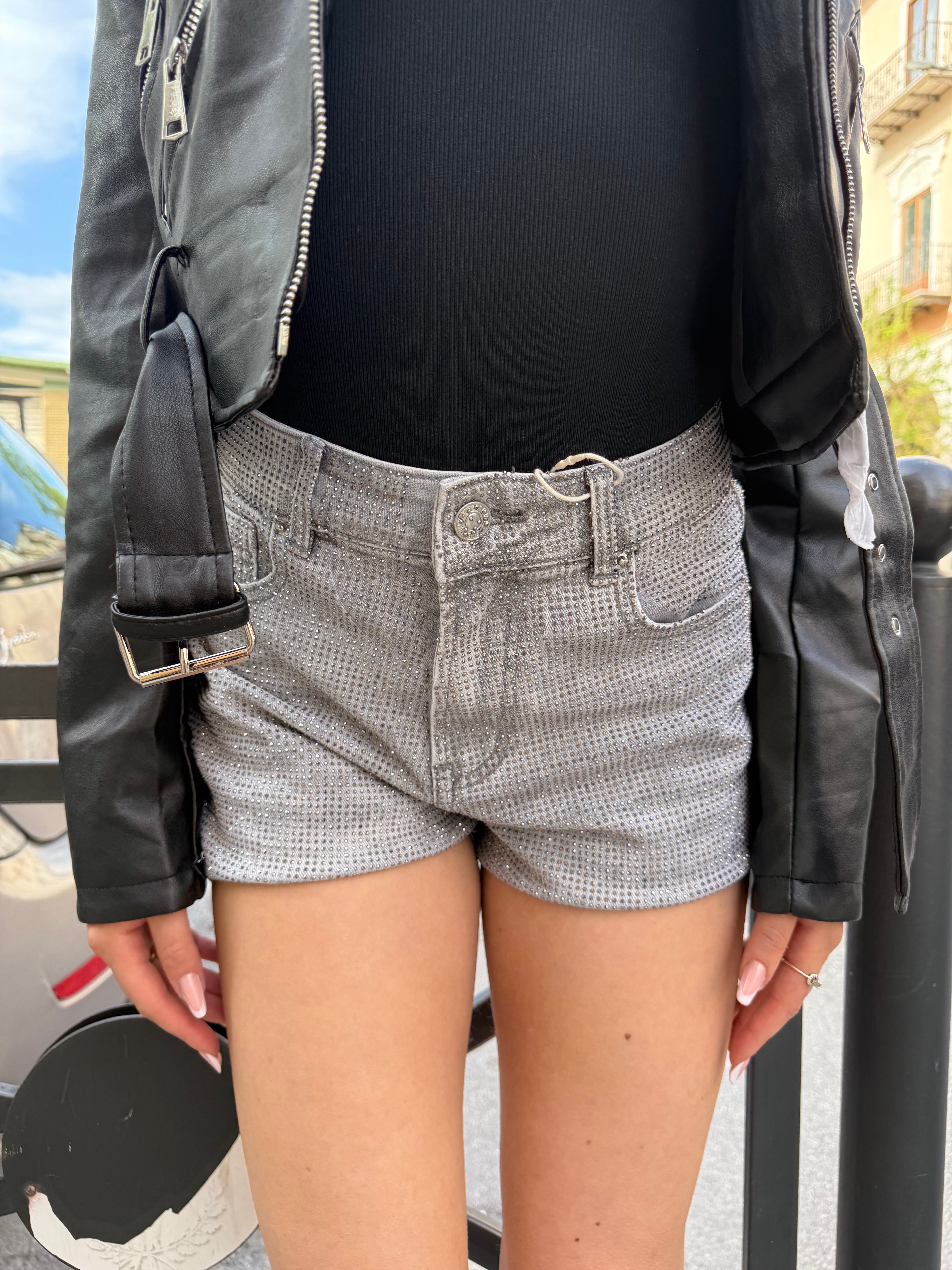 Short Diamond Grey